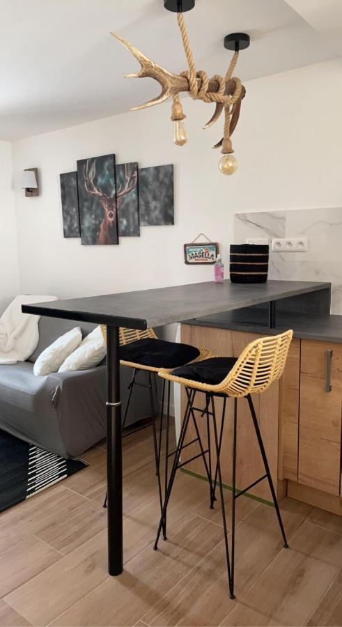 Appartement Avec Chambre Ouverte Bourg-Madame Buitenkant foto