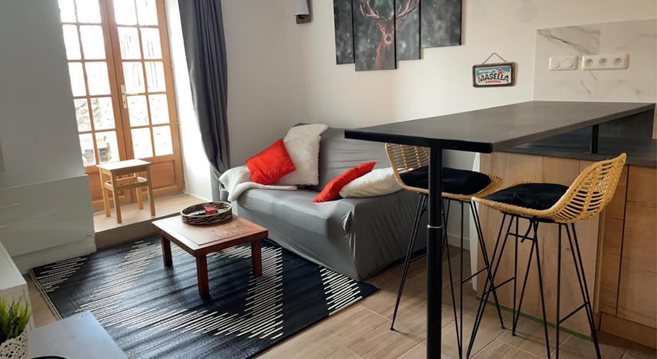 Appartement Avec Chambre Ouverte Bourg-Madame Buitenkant foto